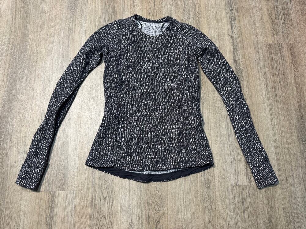 Lululemon Women's Black & White Runderful Long-Sleeve Top